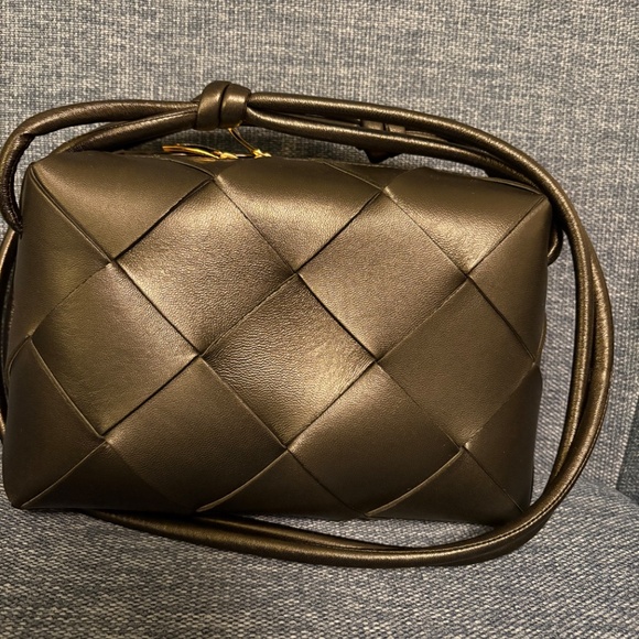 Bottega Veneta Small Cassette Camera Bag - Picture 2 of 10